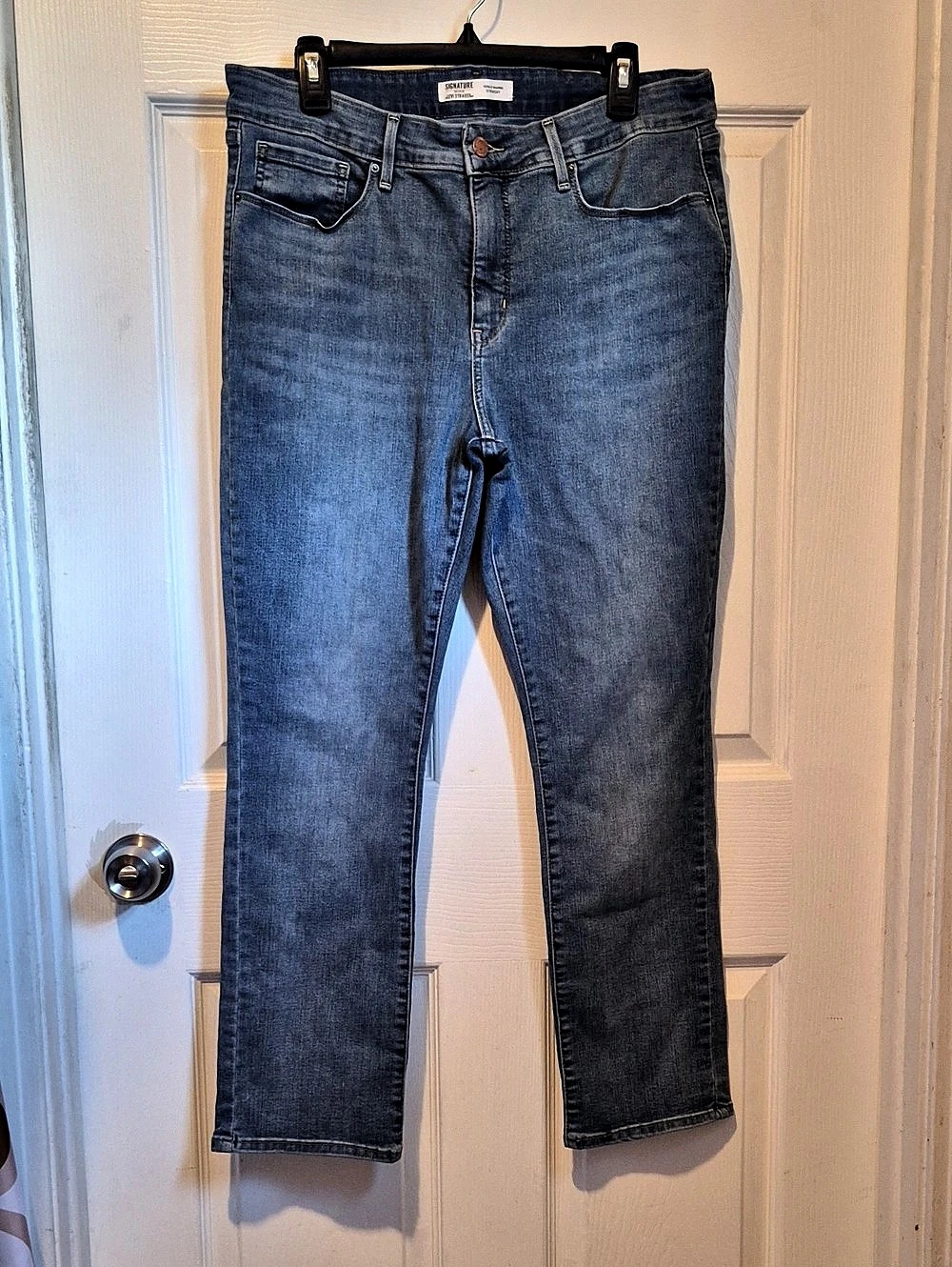 Levi Strauss Signature Gold Totally Shaping Straight Leg Jeans Blue